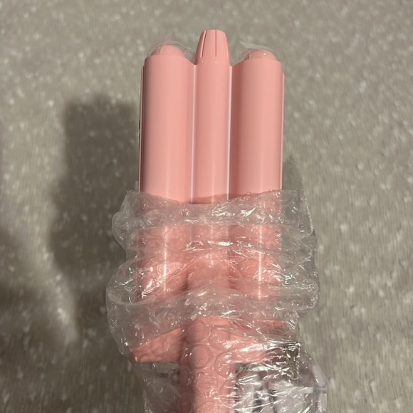 Beachwaver 3B Waver (Pink Catwalk) - Triple Barrel Ceramic Hair Waver for Waves - Picture 6 of 8